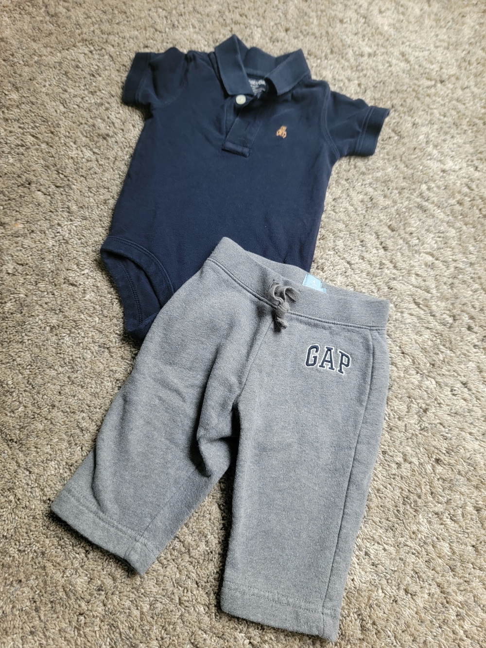 GAP Navy Polo Bodysuit & Gray Jogger Pants Set Size 6-12M